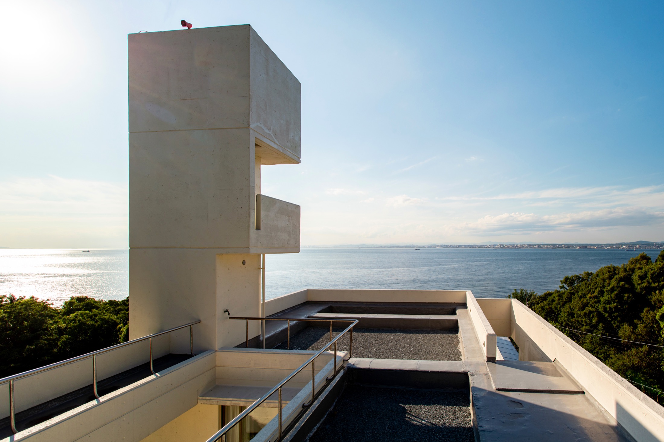 Villa Blanc 顶层露台与海